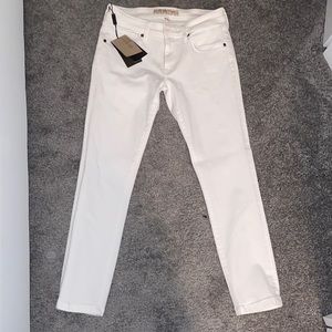 100% Authentic Women’s Burberry jeans